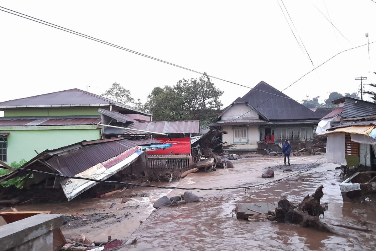 BPBD Agam: empat kecamatan dilanda longsor dampak hujan