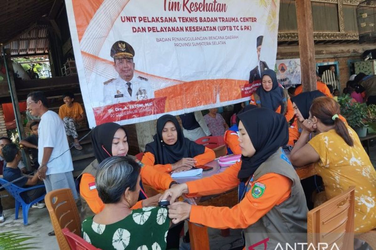 Sejumlah warga korban banjir di OKU  kena gatal-gatal