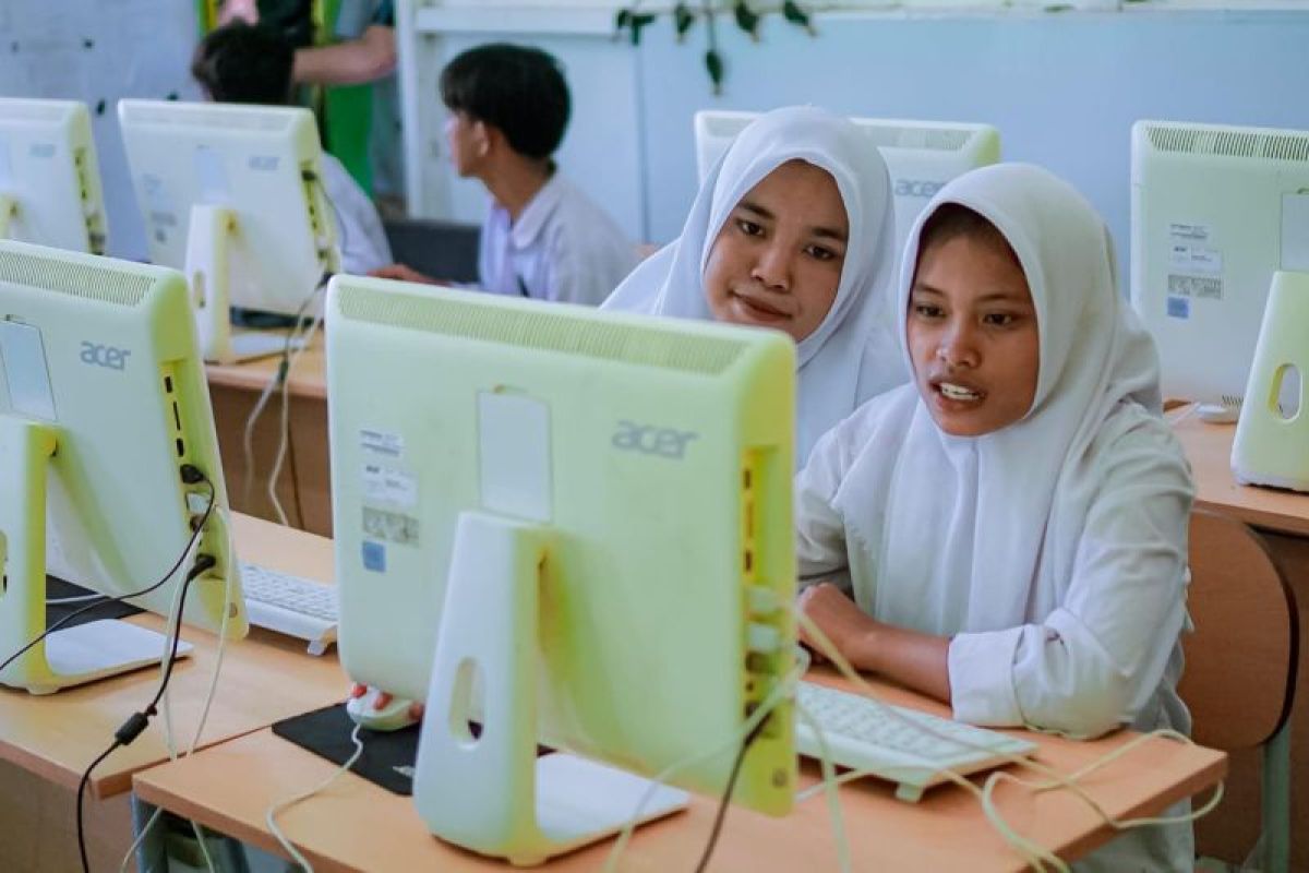 Sektor kesehatan dan pendidikan di Desa Sebotok kini nikmati listrik PLN 24 jam