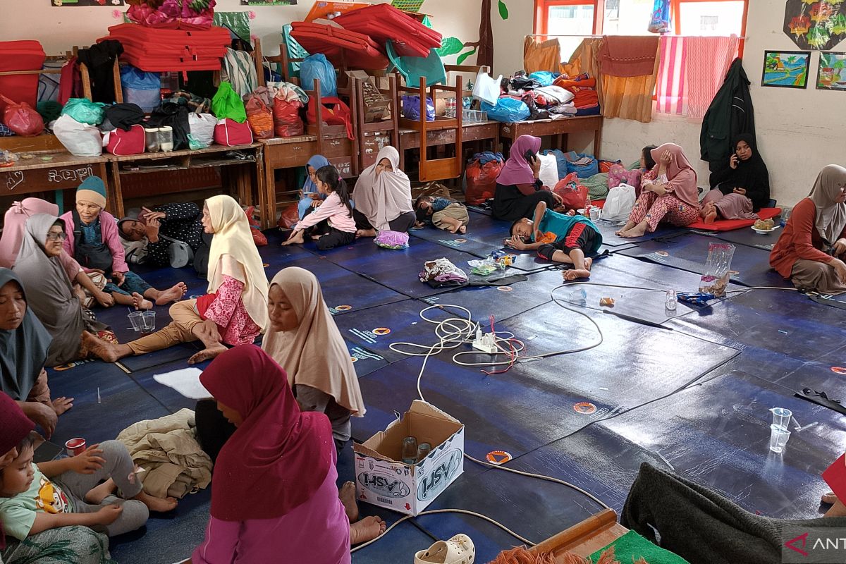 Warga pengungsi banjir bandang di Agam mengaku alami trauma