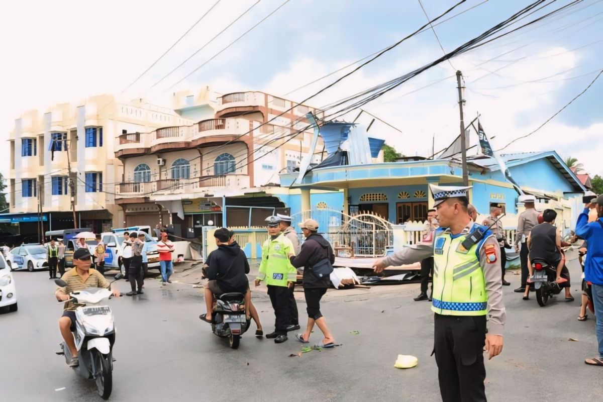 Kapolres Karimun: Puluhan rumah rusak akibat puting beliung