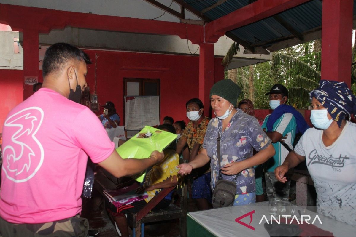 Indosat Ooredoo Hutchison salurkan bantuan erupsi Gunung Ruang