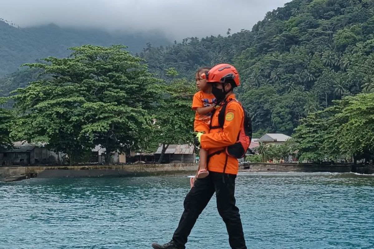 5.774 korban erupsi Gunung Ruang dievakuasi dari Tagulandang