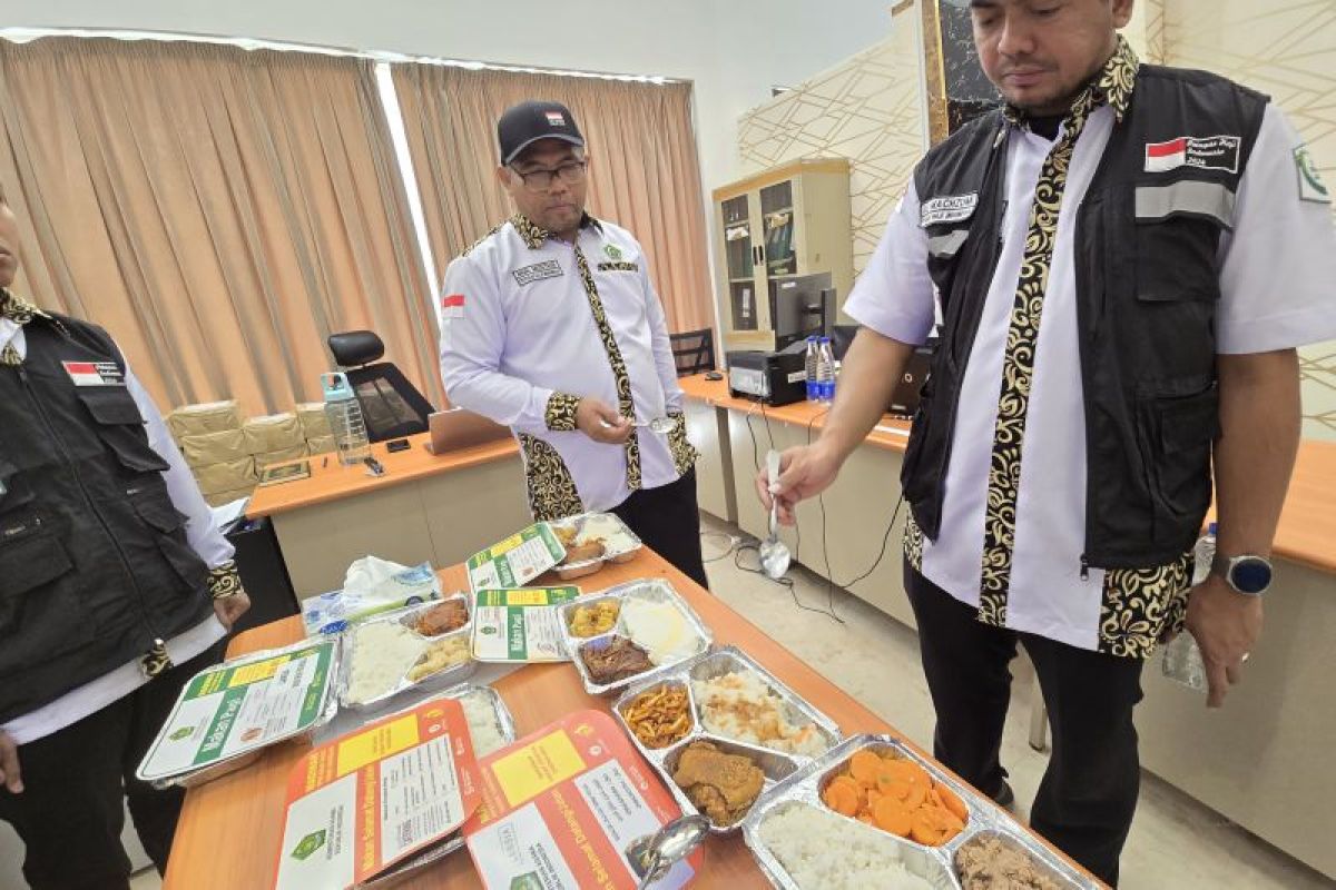 Selama di Tanah Suci, Jamaah haji disuguhi makanan khas Indonesia