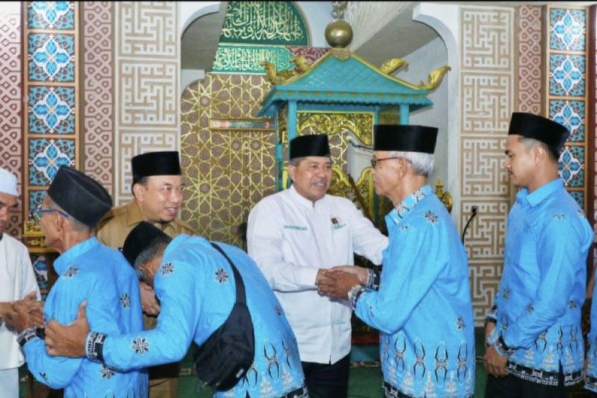 Pemkab Siak Riau lepas 300 calon haji, berangkat ke Batam hari ini
