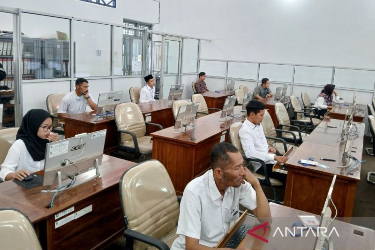 88 calon anggota Panwaslu kecamatan ikuti CAT di  Temanggung