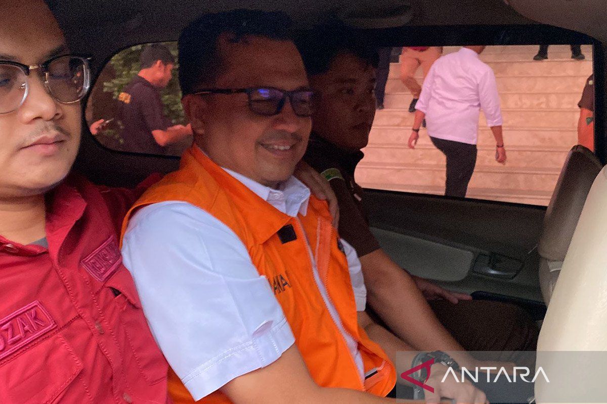 Berkas dugaan korupsi anggaran di Setwan Riau dinyatakan lengkap