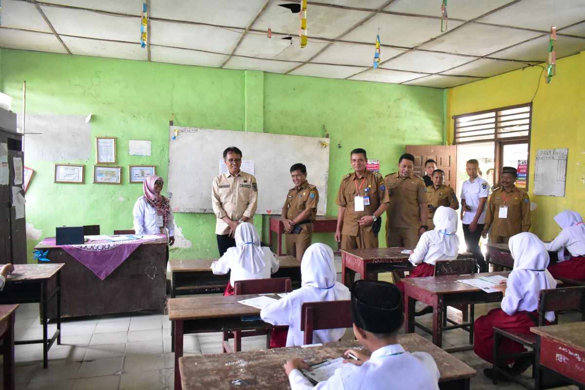 Kunjungi Sejumlah Sekolah, Pj Bupati OKI Cek Fasilitas Belajar