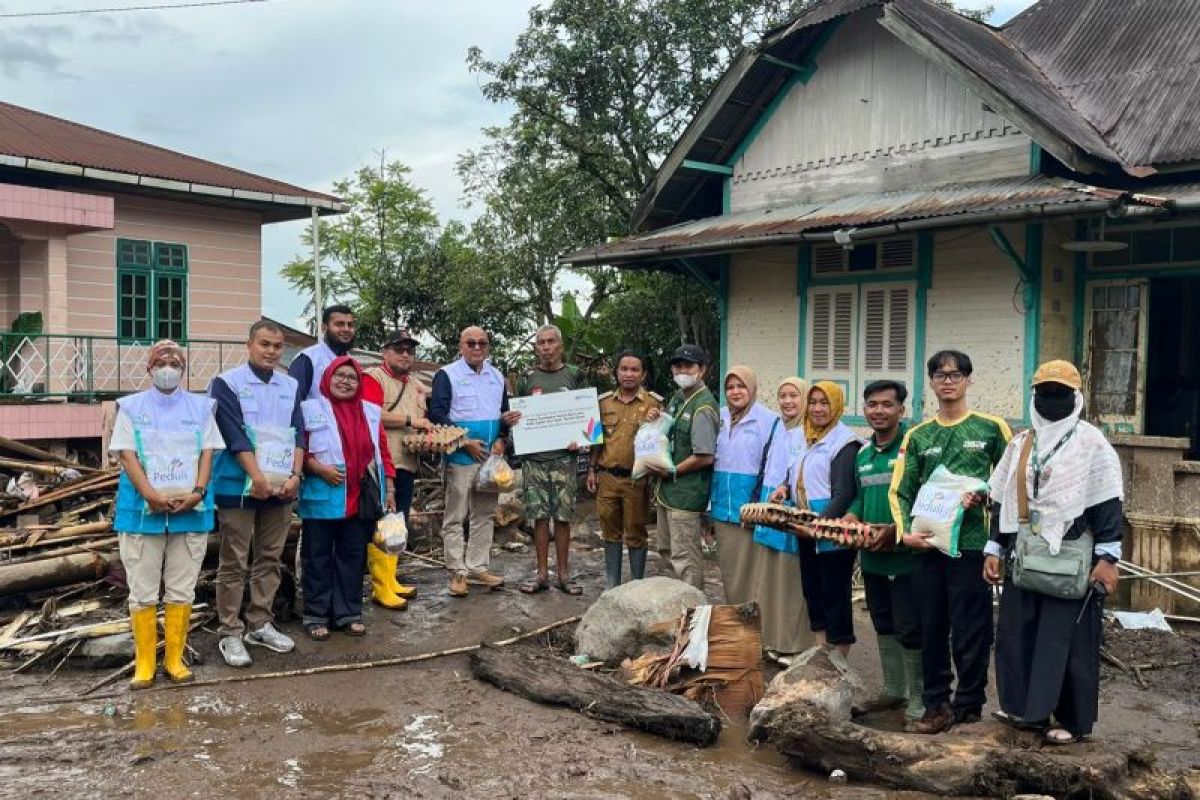 Respon cepat, PLN Peduli salurkan ratusan paket Sembako untuk korban banjir dan longsor di Sumbar