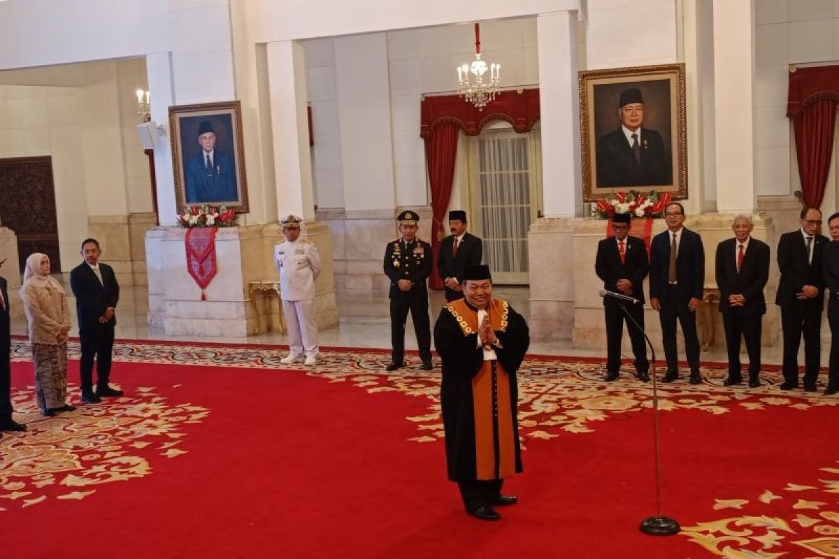 Wakil Ketua MA ucapkan sumpah jabatan di hadapan Presiden Jokowi di Istana Negara