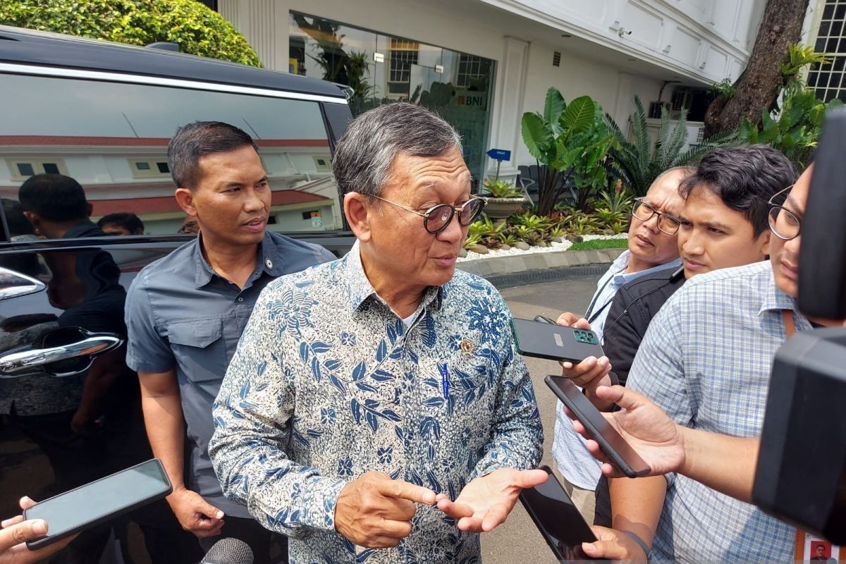 Menteri ESDM Arifin Tasrif sebut program B100 perlu melalui uji di laboratorium