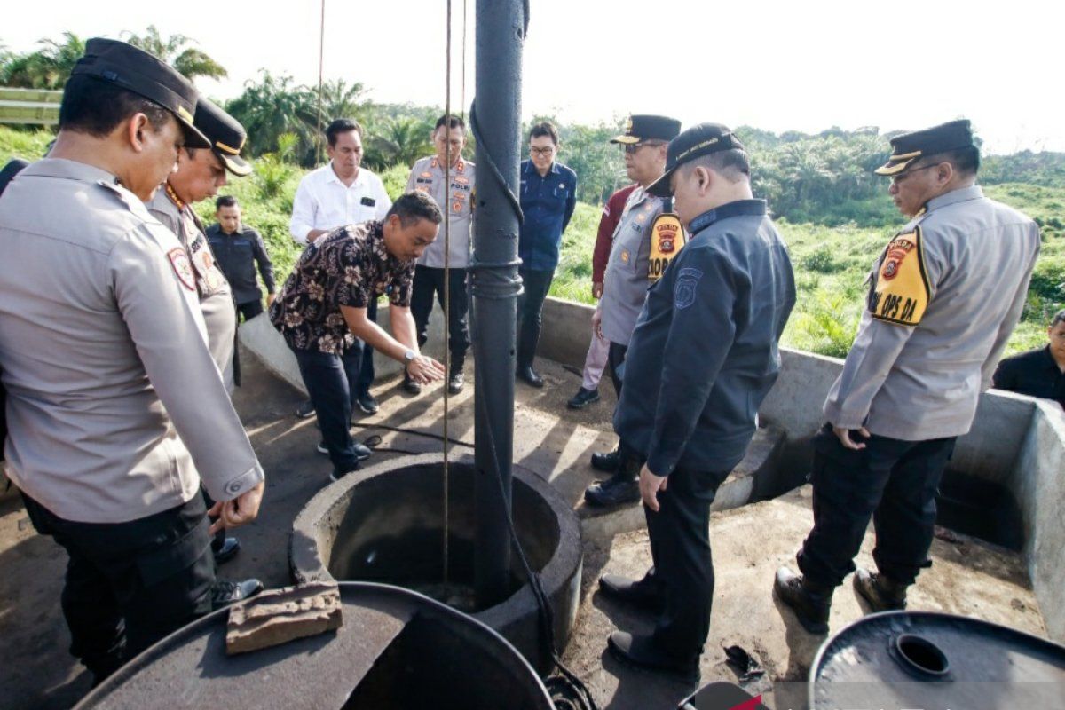 Pj Bupati Muba dampingi  Kapolda Sumsel pantau lokasi 'illegal driling'