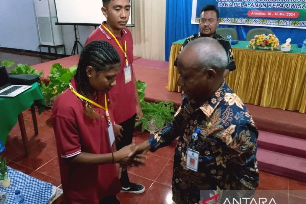 Dispar Biak tingkatkan kompetensi 40 warga OAP kelola homestay