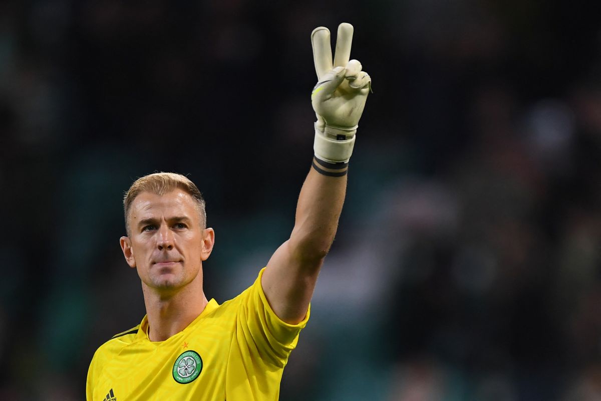 Kiper Joe Hart pensiun