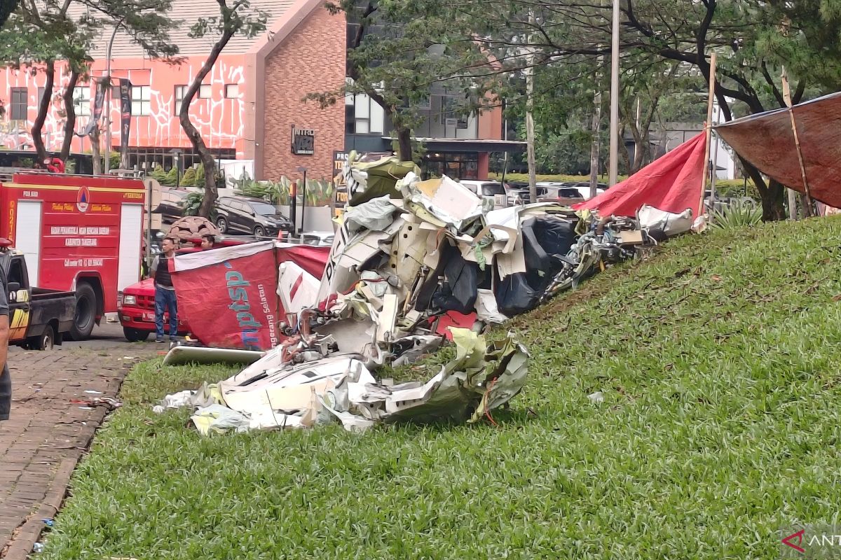 KNKT evakuasi puing pesawat ringan PK-IFP ke Pondok Cabe