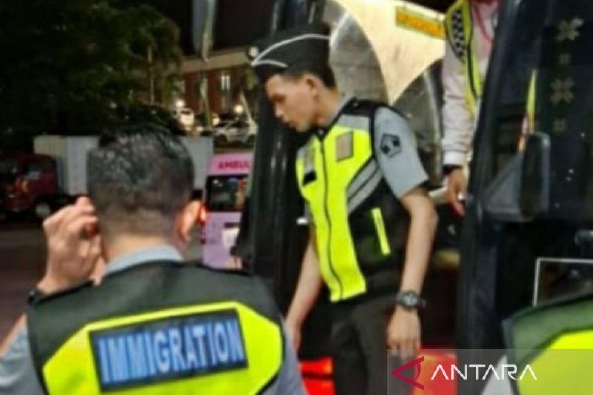 Imigrasi Palembang tuntaskan pemeriksaan paspor 1.116 calhaj Babel