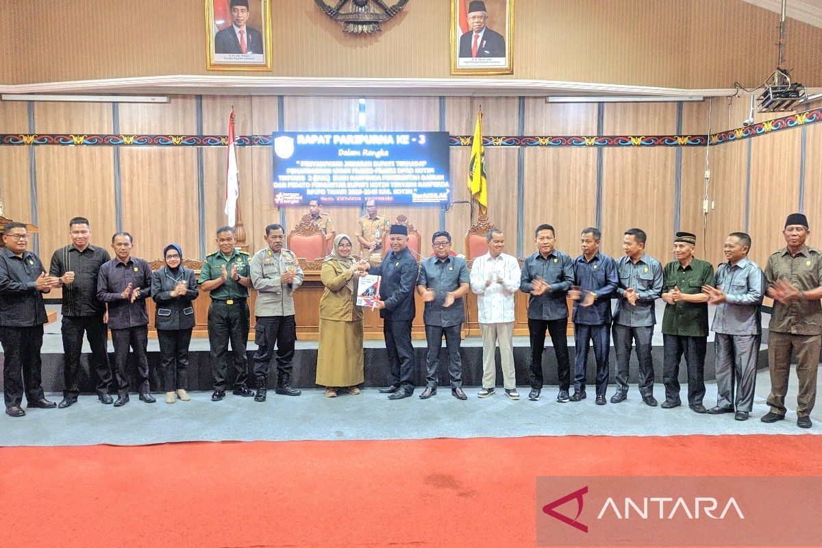 DPRD Kotim setujui Raperda Masyarakat Hukum Adat Dayak dan KLA