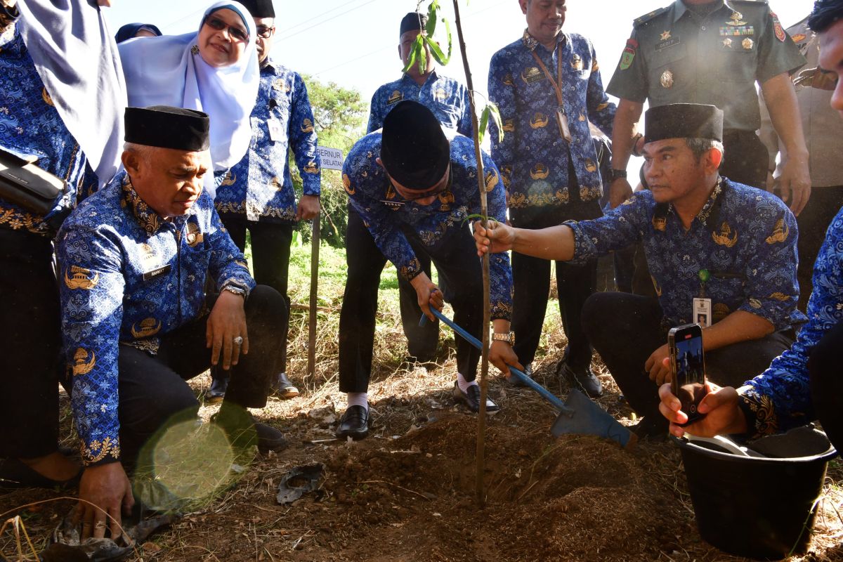 Pemprov Sulsel mendorong pembangunan ekonomi hijau dan biru