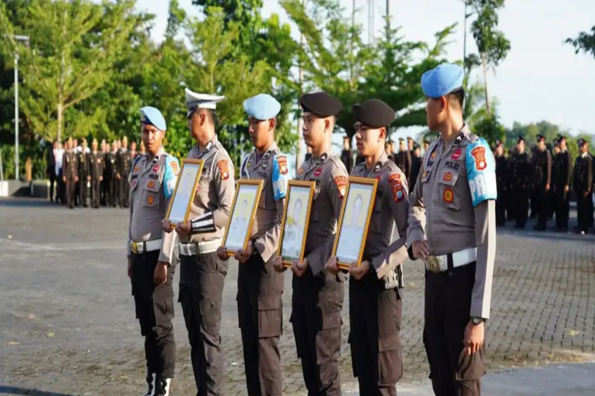 Polda Sulbar PTDH 10 personel Polri karena terlibat penyalahgunaan narkoba