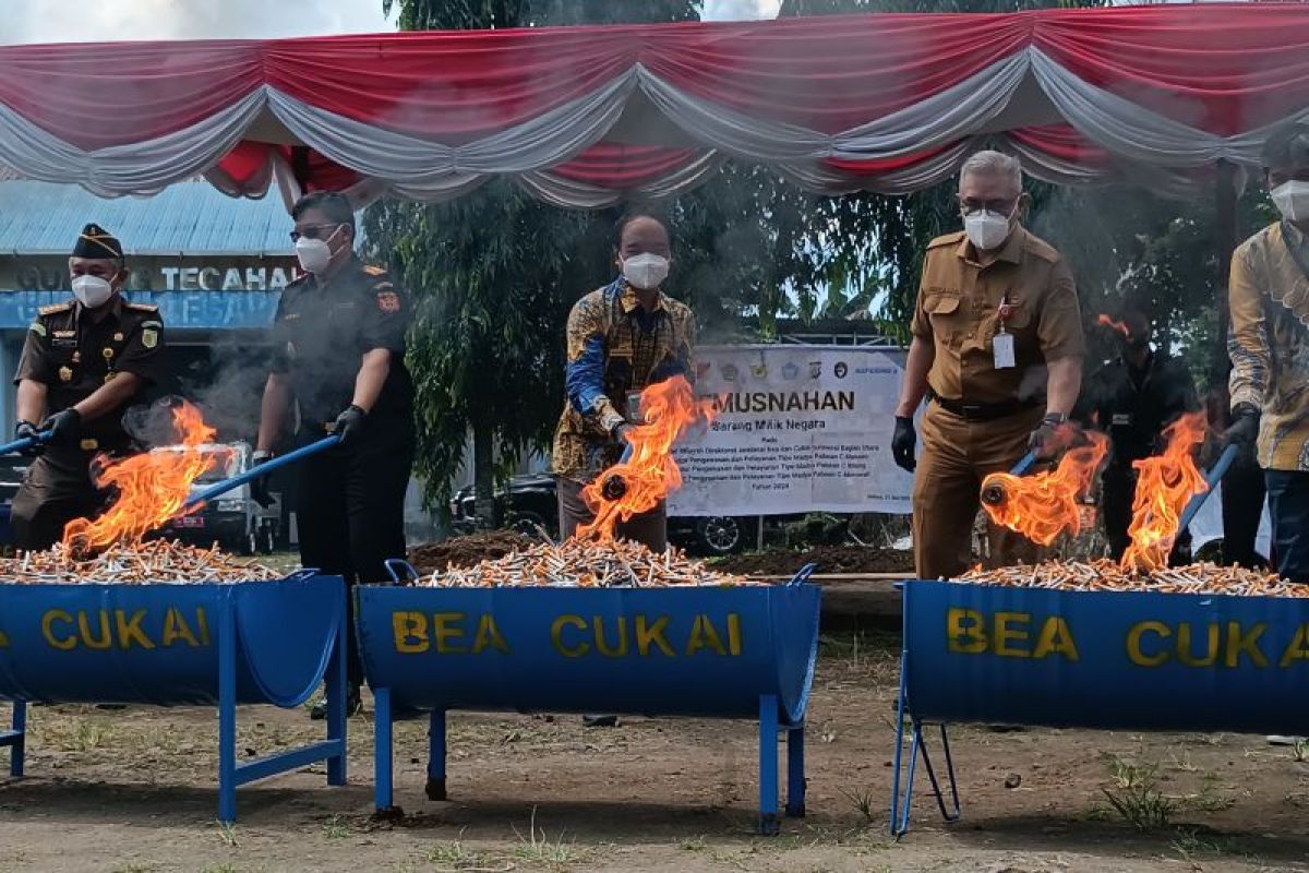 Bea Cukai musnahkan barang milik negara senilai Rp2,5 miliar di Manado