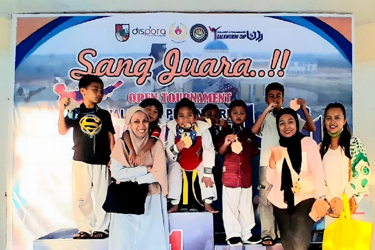 Atlet Junior Taekwondo PTPN IV Regional III borong tujuh medali