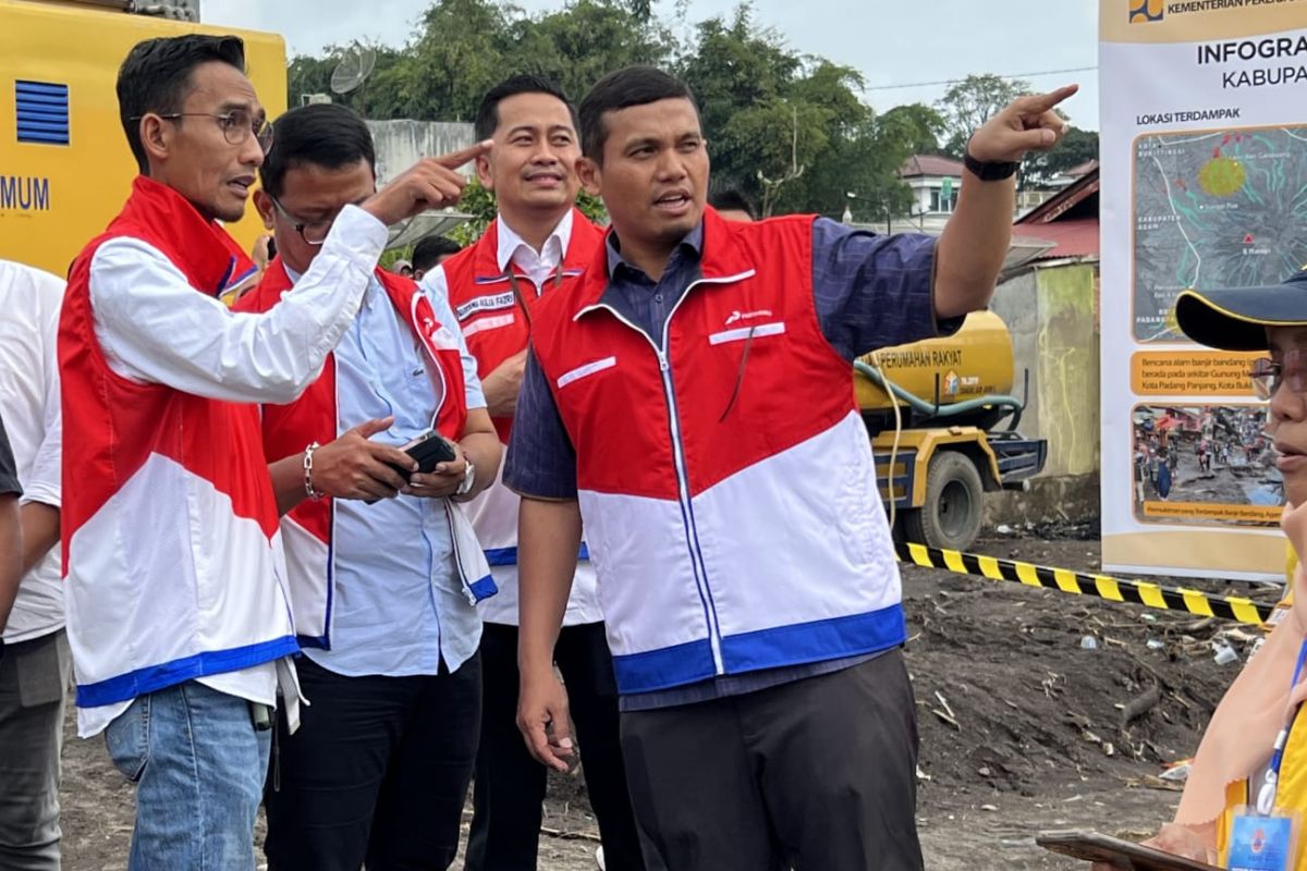 Pertamina Patra Niaga cukupi BBM  alat  berat di wilayah bencana Sumbar