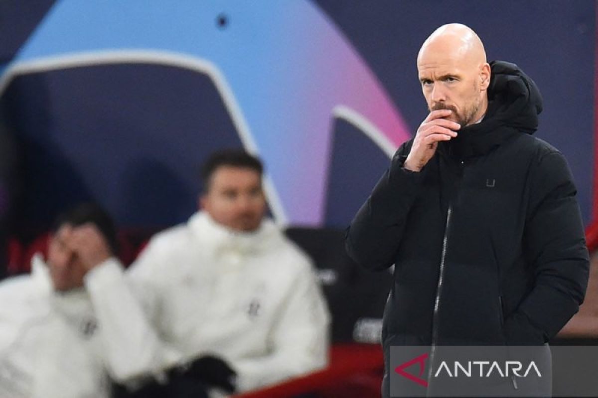 Karier Ten Hag  bisa selamat jika juara Piala FA