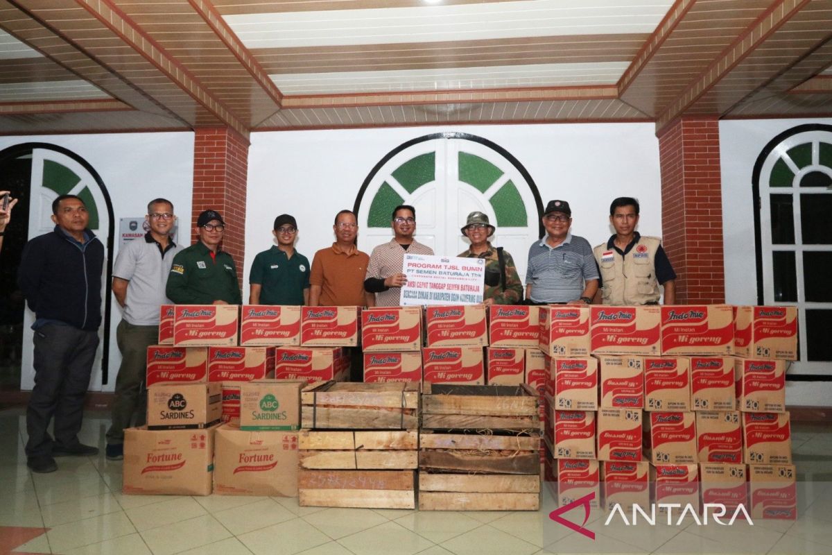 Semen Baturaja beri bantuan untuk korban banjir Ogan Komering Ulu