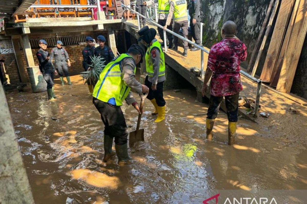 Gotong royong cegah banjir terulang di OKU