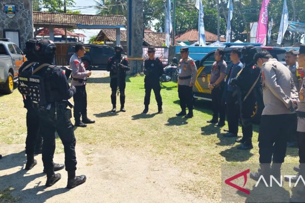 Pengamanan WSL, Polres Pesisir Barat gelar apel pasukan Operasi Tuhuk Krakatau 2024