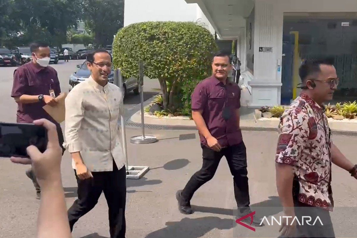 Presiden Jokowi panggil Mendikbudristek Nadiem Makarim di tengah isu kenaikan UKT