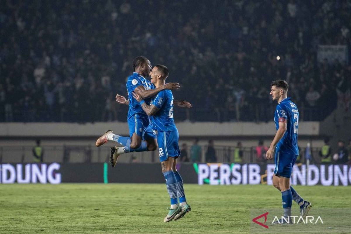 Persib hajar Madura tanpa balas pada final leg pertama