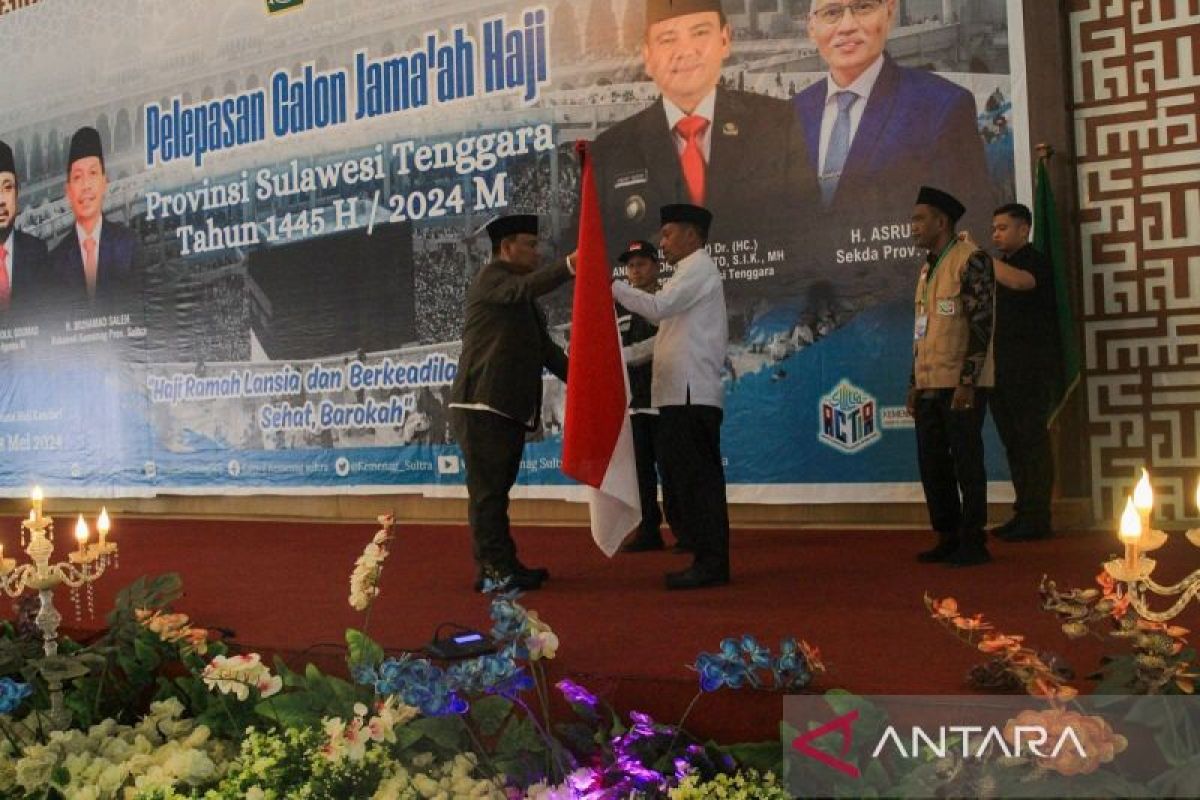 Andap Budhi Revianto melepas keberangkatan 2.114 calon haji asal Sultra