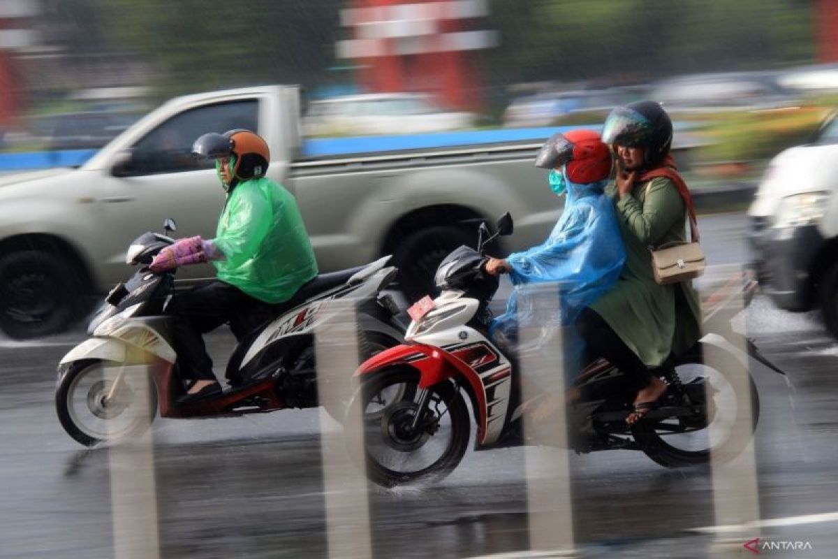 Indonesia diterpa hujan petir
