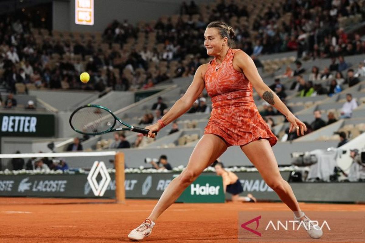 French Open 2024 - Sabalenka kalahkan sahabatnya Badosa untuk maju 16 besar