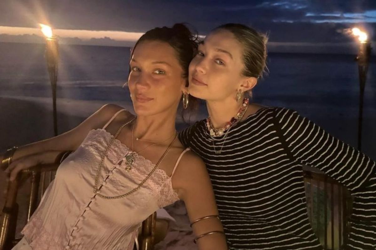 Bella Hadid menjalani terapi untuk pemulihan dari penyakit Lyme