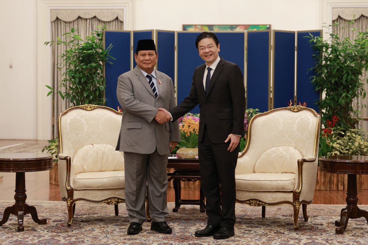 Prabowo pledges to strengthen Indonesia's defense ties with Singapore