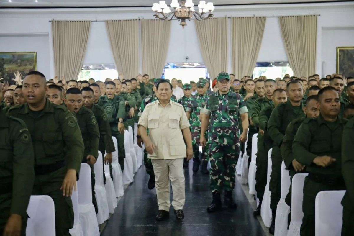 Prabowo beri pengarahan kebangsaan kepada siswa Akmil