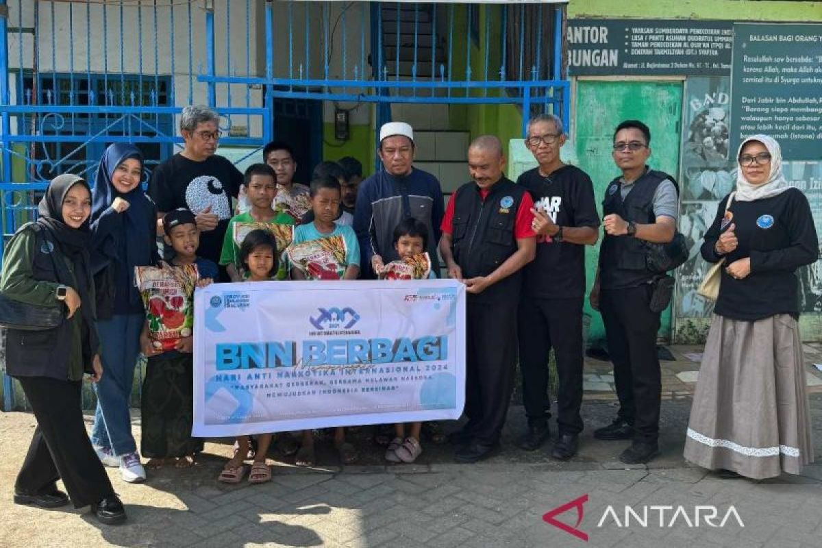 BNNP Sulsel bagikan sembako kepada panti asuhan jelang peringatan HANI