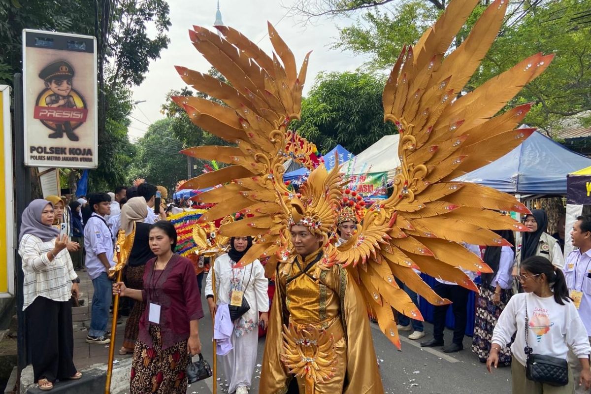 Pancasila versus digitalisasi di abad kedua Indonesia 2045