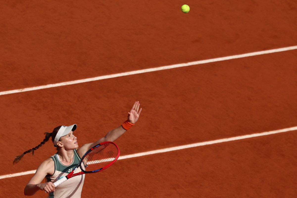 Petenis Rybakina gulung Svitolina menuju perempat final French Open 2024