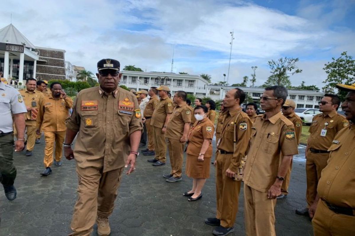 Plt Bupati Mimika Rettob minta OPD evaluasi program dan anggaran sesuai RPJMD