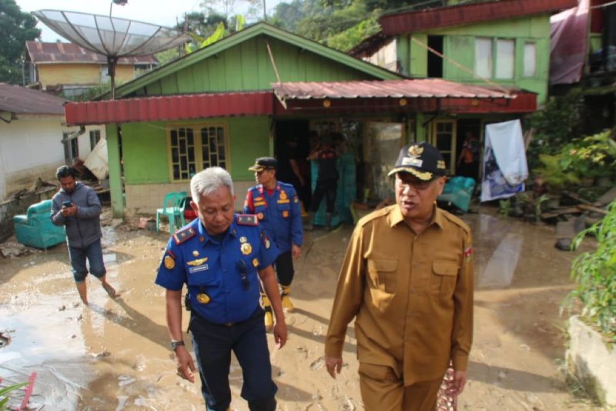 Pemkot Bukittinggi cari solusi banjir Sungai Ngarai Sianok hingga ke pusat