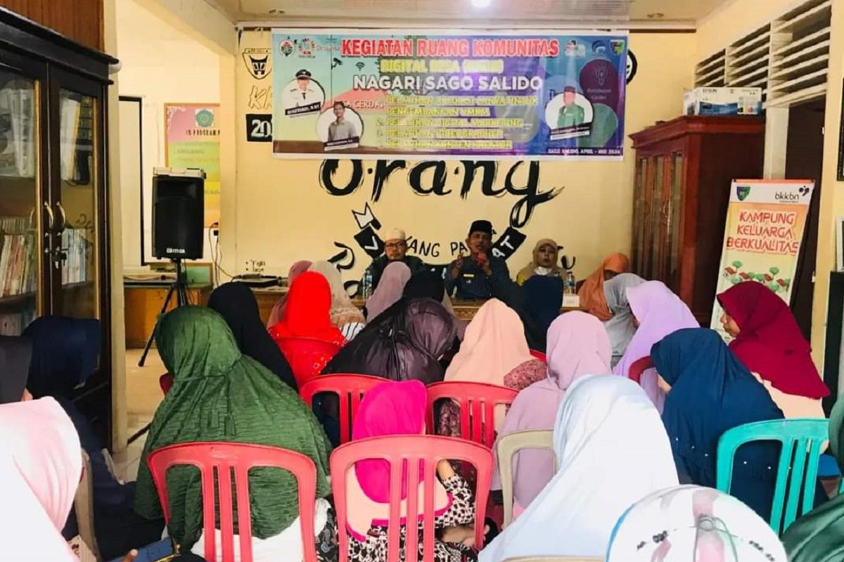 Pemnag Pesisir Selatan lakukan sosialisasi dan berikan sertifikat halal gratis pada UMKM