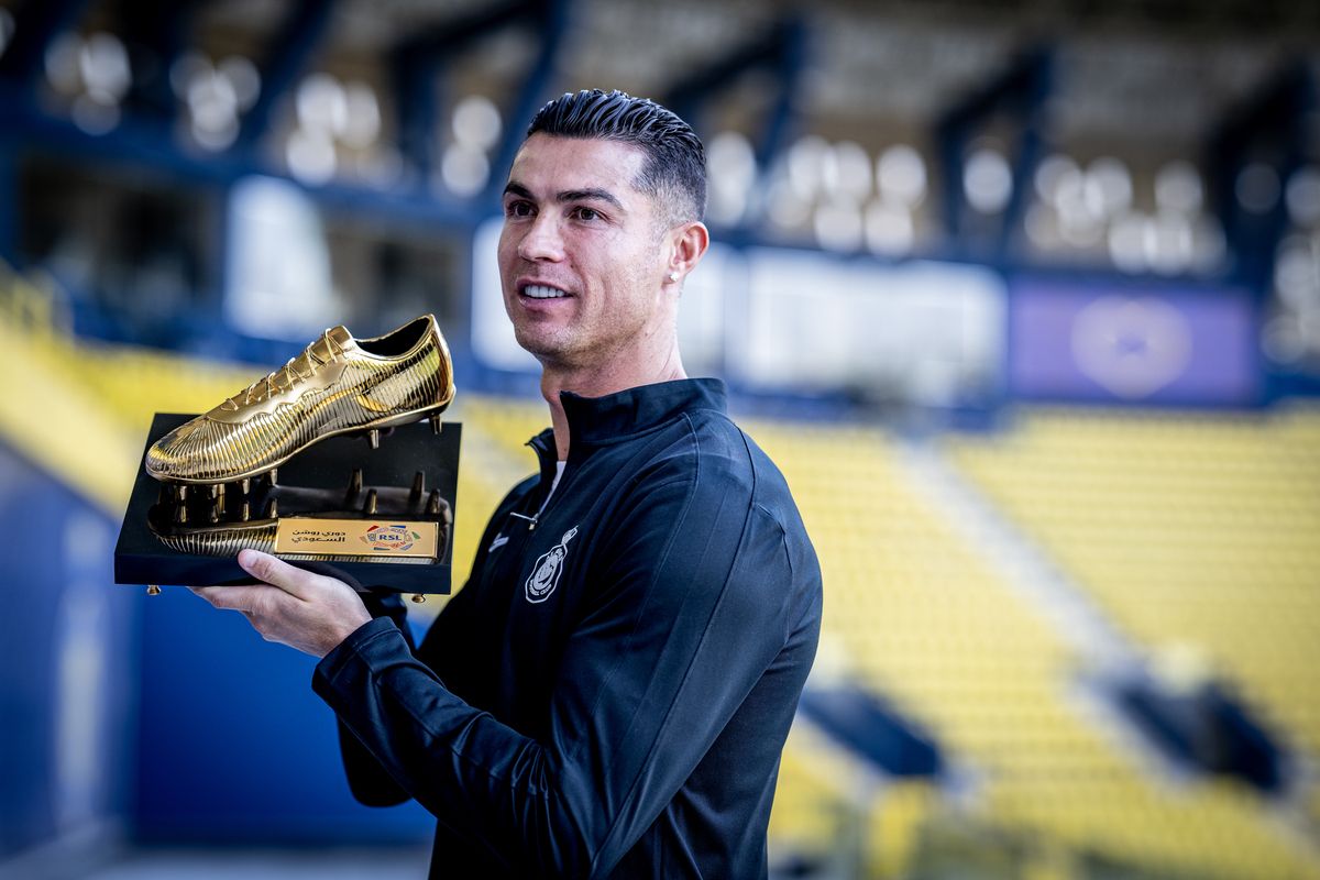 Ronaldo akui segera gantung sepatu