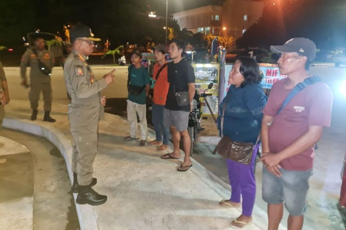 Satpol PP Papua lakukan penertiban PKL depan kantor gubernur