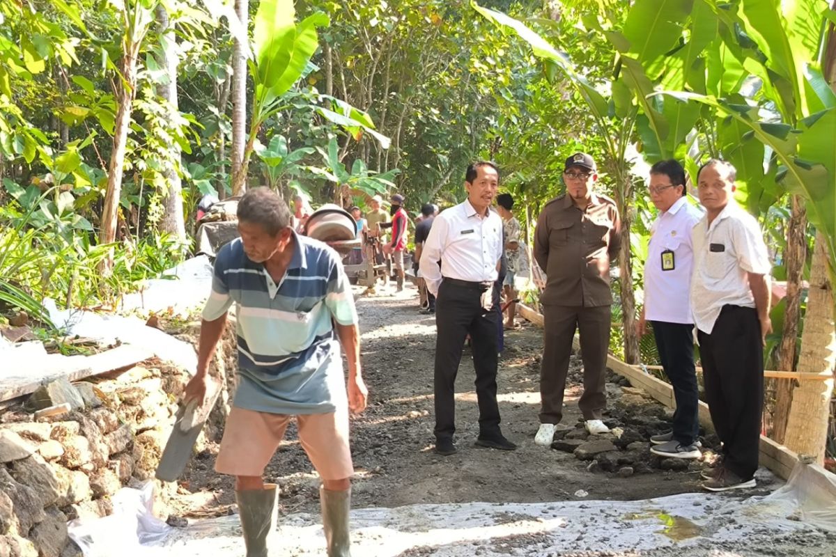 Legislator mengharapkan Pemkab Kulon Progo memperbanyak program padat karya