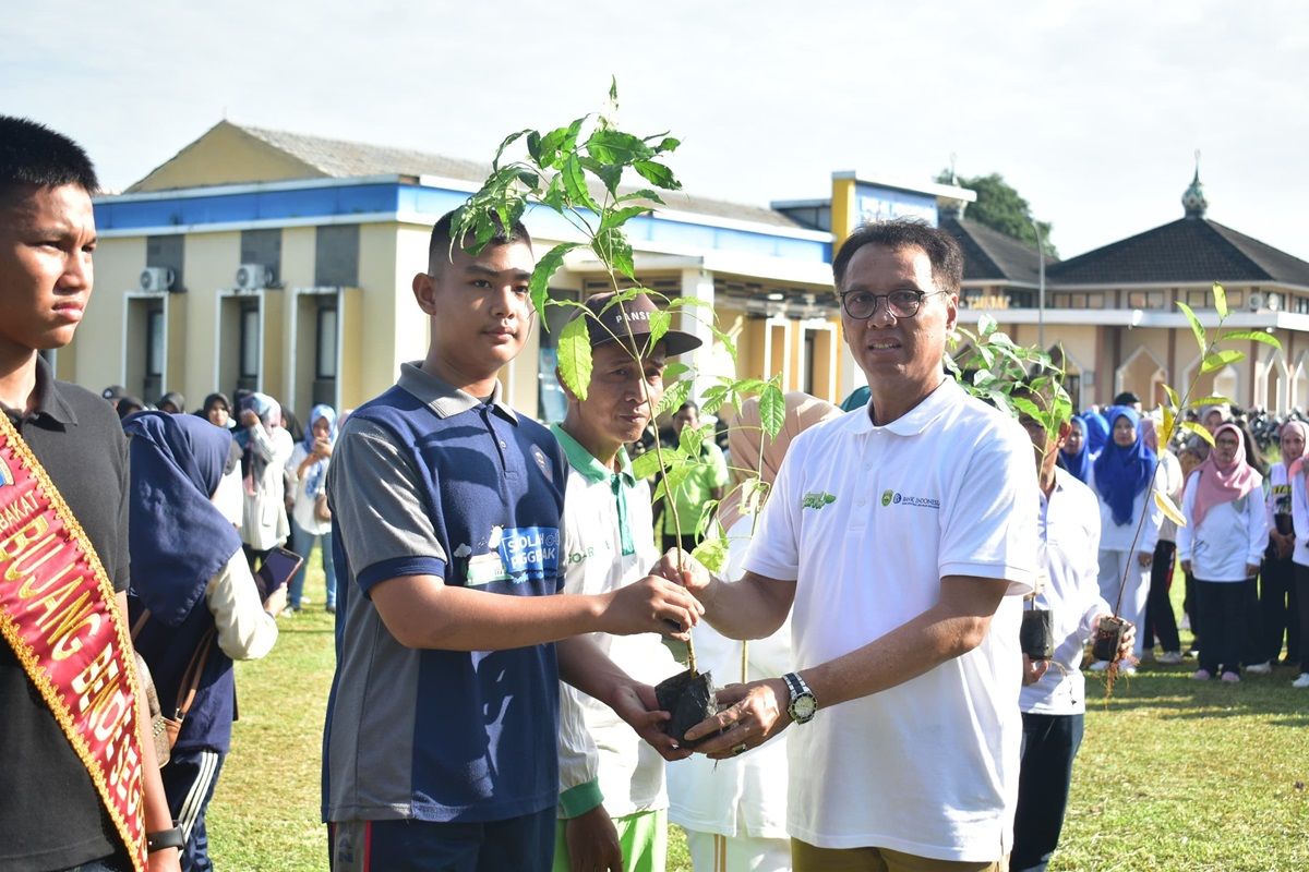 Pj Bupati OKI tanam pohon peringati Hari Lingkungan Hidup Sedunia