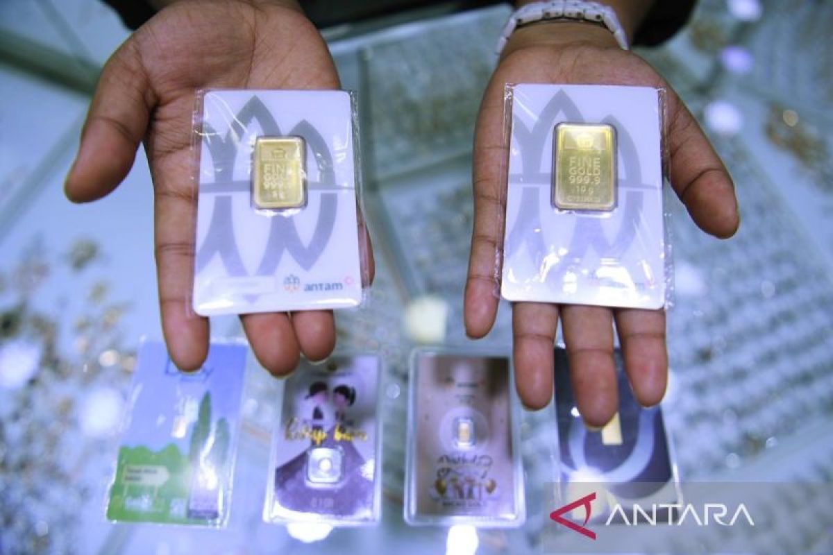 Harga emas Antam Kamis pagi naik Rp2.000 per gram