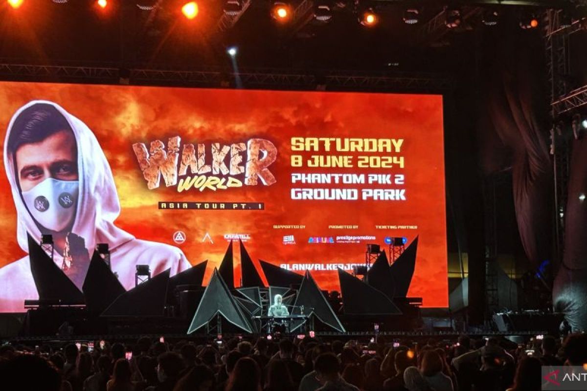 Putri Ariani tampil di konser Alan Walker Jakarta